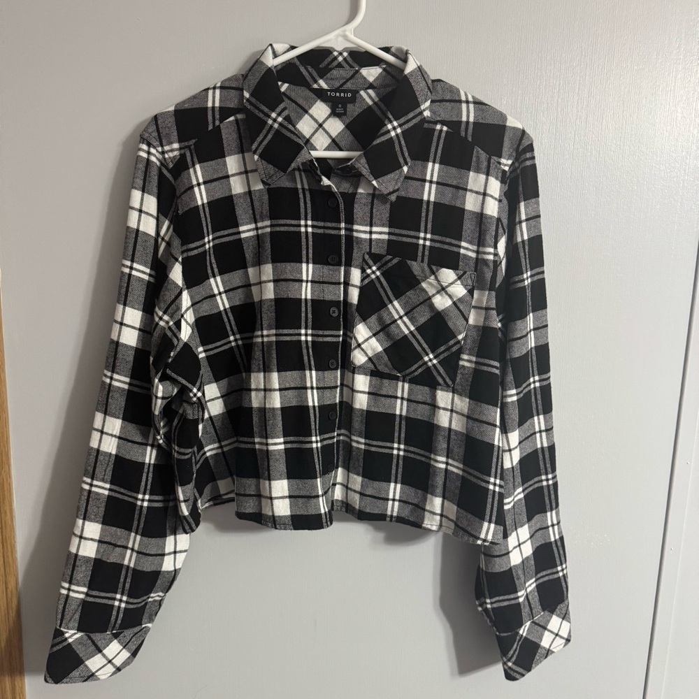 Torrid Black and White Checkered Women's Oversized Top Size 0‎